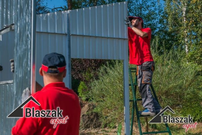 Jak wzmocnić garaż blaszany? Solidny blaszak to podstawa!