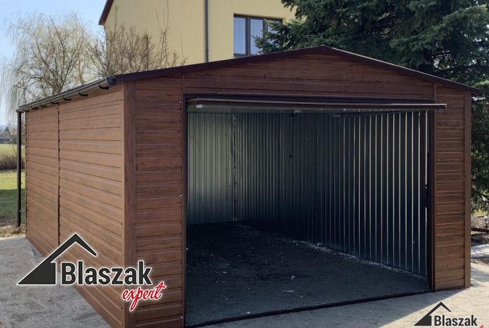 Ocieplanie garażu blaszanego - fabryczne czy swoimi metodami?