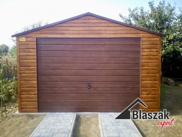 Garaż drewnopodobny złoty dąb - brama orzech - (4 m x 7 m)