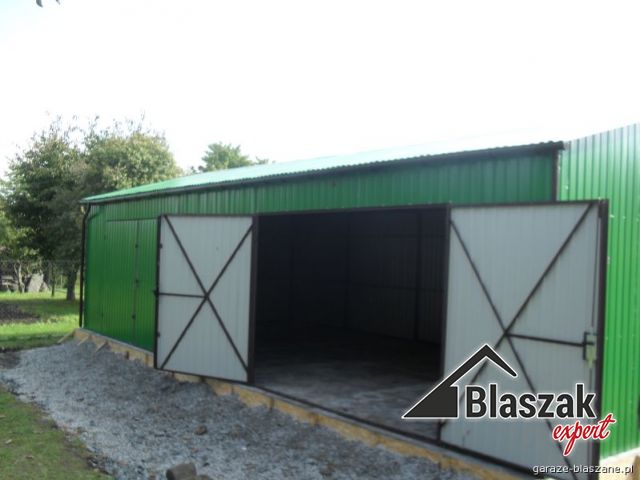 Garaż akrylowy wielostanowiskowy - (10 m x 6.5 m)