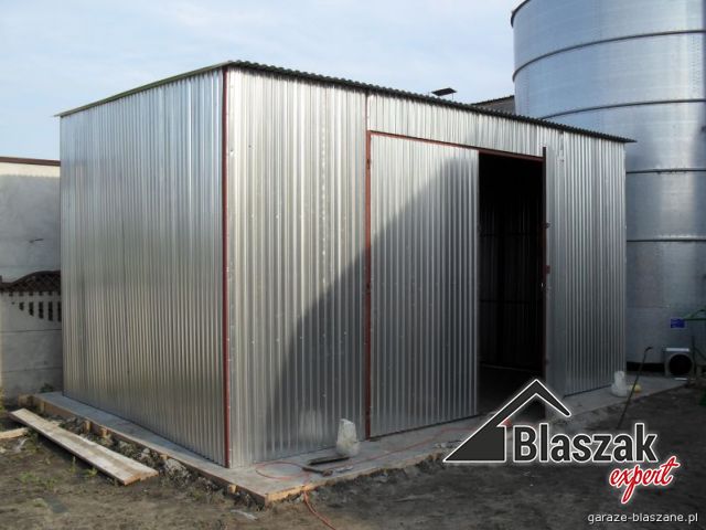 Garaż ocynkowany - (6 m x 4 m)