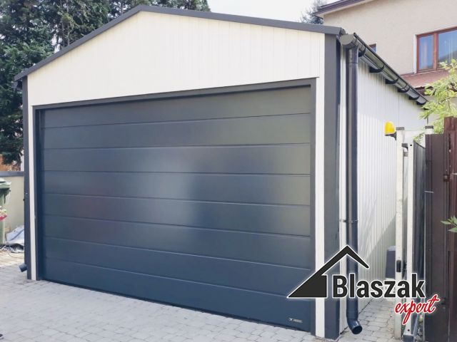 Garaż jednostanowiskowy - brama segmentowa - (4.2 m x 5.5 m)