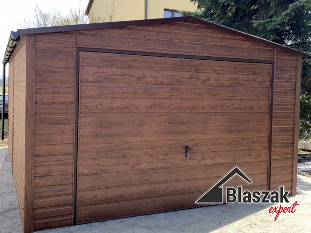 Garaż drewnopodobny orzech - (4 mx 6 m)