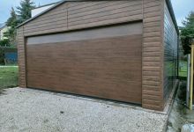 Garaż drewnopodobny z bramą segmentową - (6 m x 6 m) - zdjęcie 2